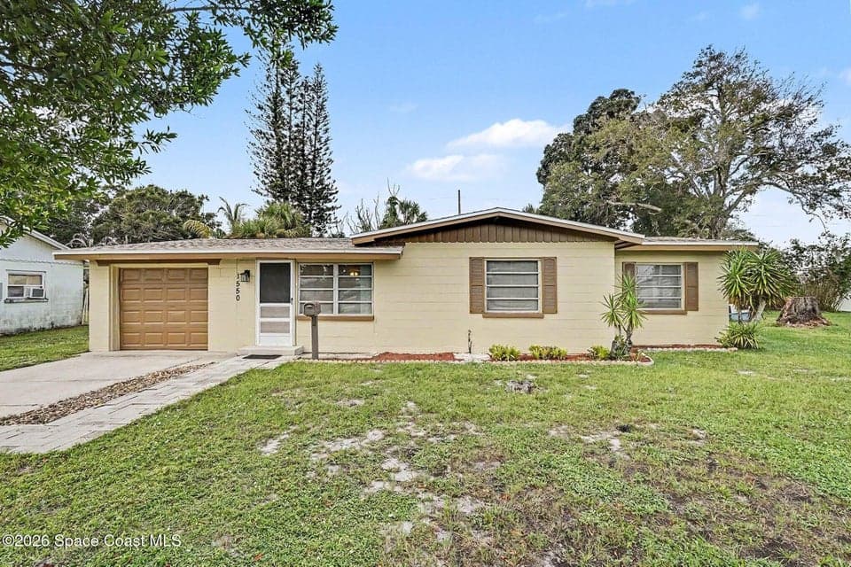 Home for sale at 1550 Hillcrest Drive, Melbourne, FL 32935 – 3 bed, 2 bath, photo 2