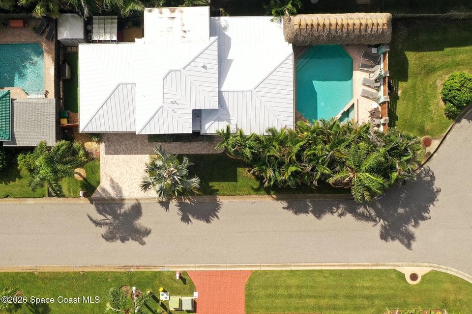 Home for sale at 185 Sandy Shoes Drive, Melbourne Beach, FL 32951 – 3 bed, 2 bath, photo 3