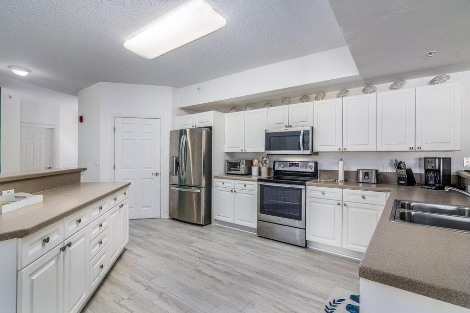 Condo for sale at 105 Pulsipher Avenue Unit 300, Cocoa Beach, FL 32931 – 3 bed, 3 bath, photo 6