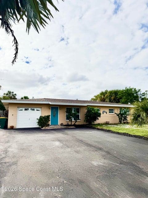 Home for sale at 20 Ocean Street, Merritt Island, FL 32952 – 3 bed, 2 bath, photo 2