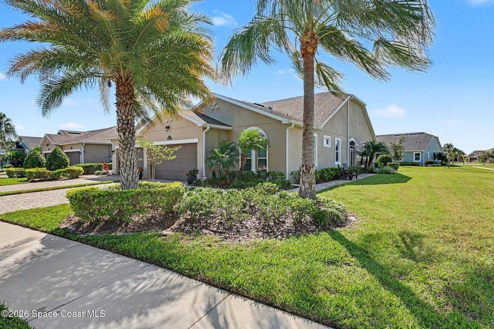 Home for sale at 8154 Loren Cove Drive, Melbourne, FL 32940 – 3 bed, 2 bath, photo 2