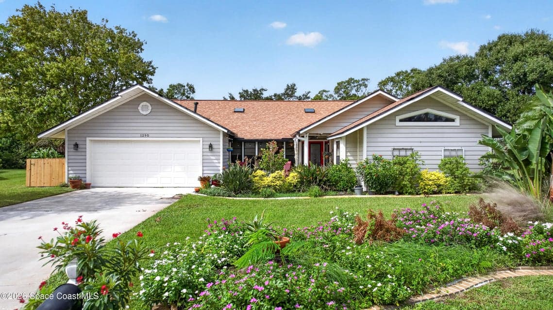 Home for sale at 1290 Silver Lake Drive, Melbourne, FL 32940 – 3 bed, 3 bath, photo 6