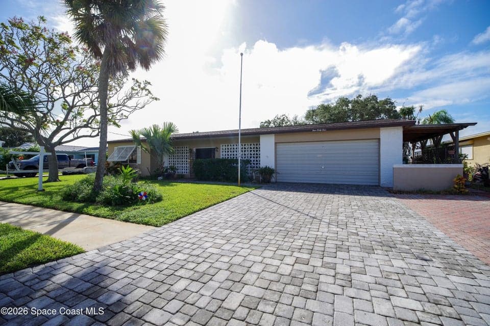 Home for sale at 444 Cardinal Drive, Satellite Beach, FL 32937 – 3 bed, 3 bath, photo 4
