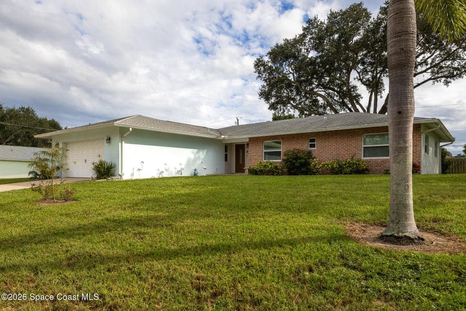 Home for sale at 309 Barton Avenue, Melbourne, FL 32901 – 3 bed, 2 bath, photo 3