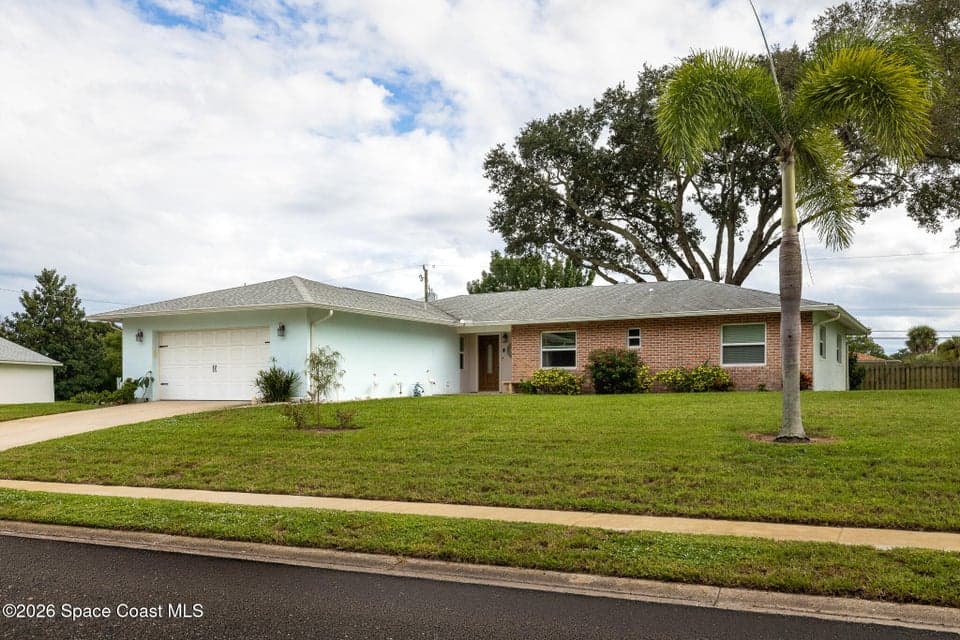 Home for sale at 309 Barton Avenue, Melbourne, FL 32901 – 3 bed, 2 bath, photo 2