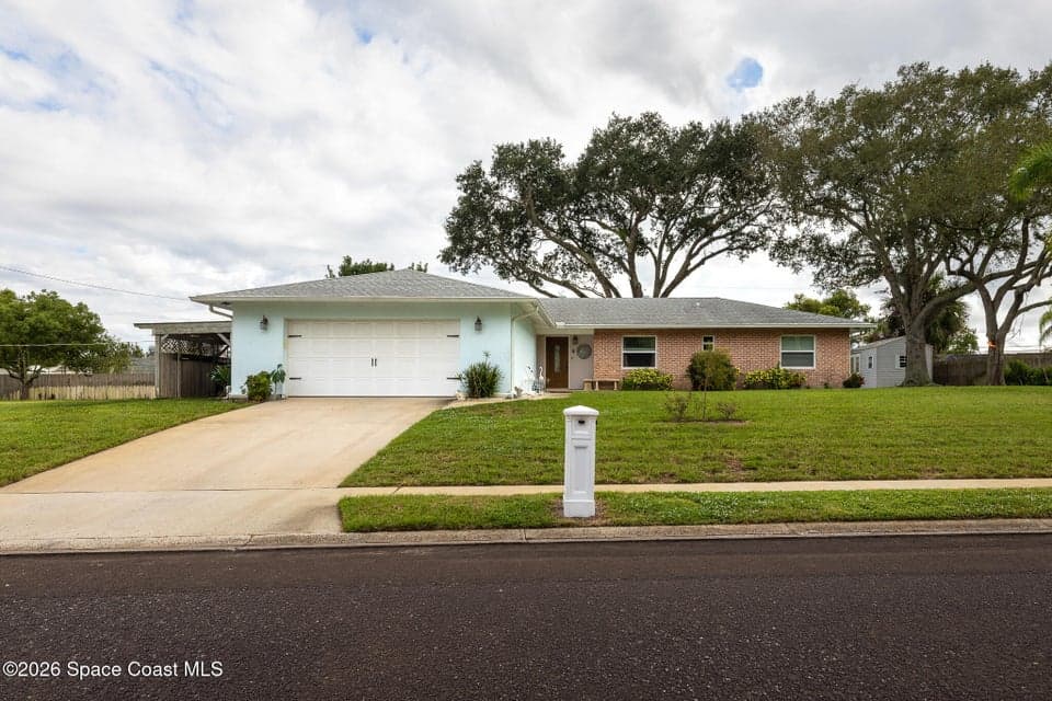 Home for sale at 309 Barton Avenue, Melbourne, FL 32901 – 3 bed, 2 bath