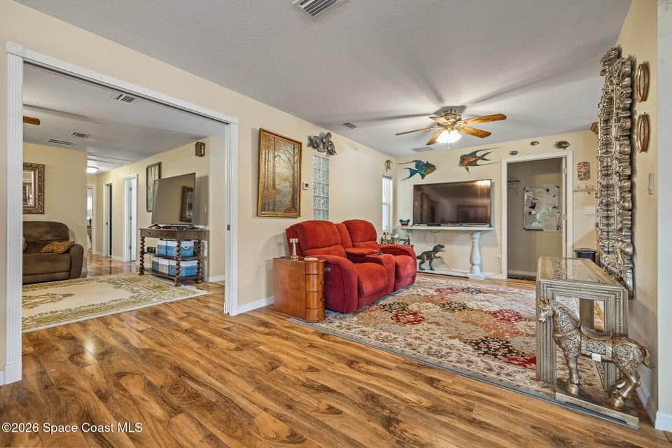 Home for sale at 309 Barton Avenue, Melbourne, FL 32901 – 3 bed, 2 bath, photo 6