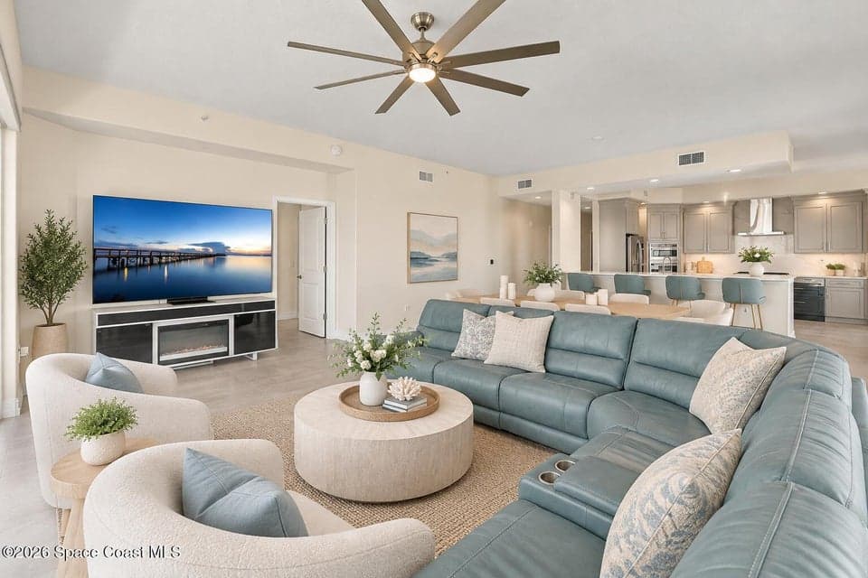 Condo for sale at 1465 S Harbor City Boulevard 901, Melbourne, FL 32901 – 3 bed, 3 bath, photo 4