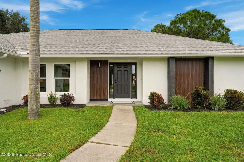 Home for sale at 3045 Gentle Breezes Court, Melbourne, FL 32934 – 4 bed, 2 bath, photo 4