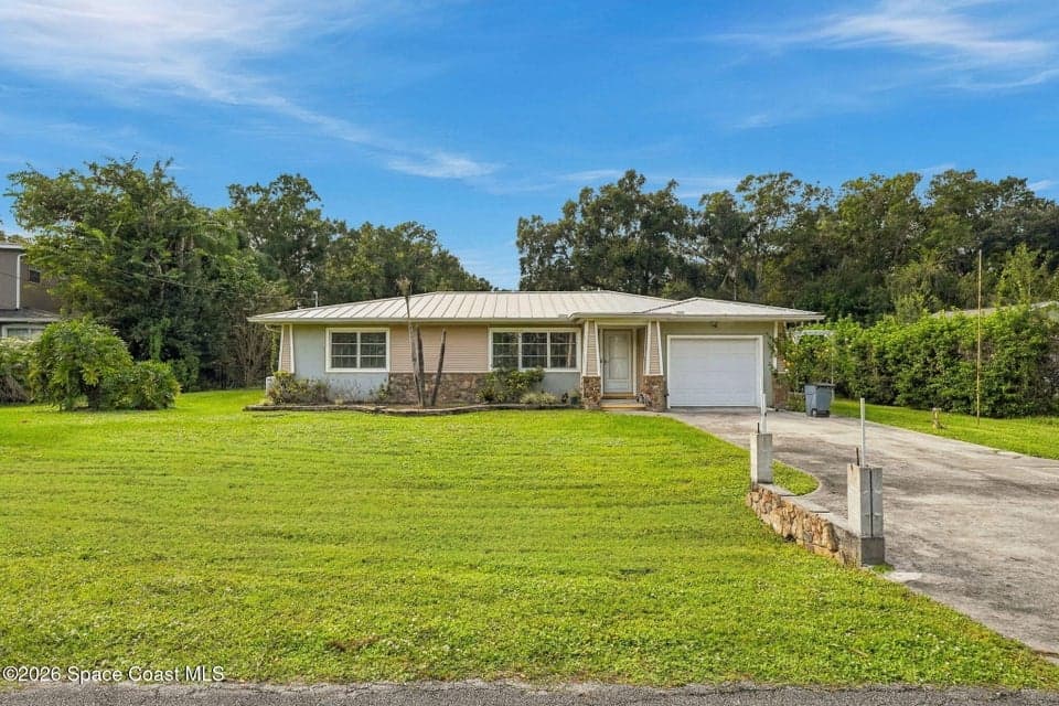 Home for sale at 363 Ibis Court, Melbourne, FL 32904 – 3 bed, 2 bath