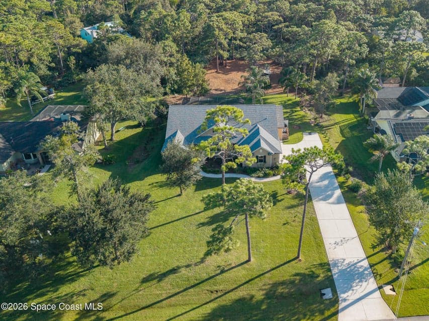 Home for sale at 3935 Turkey Point Drive, Melbourne, FL 32934 – 4 bed, 4 bath, photo 5