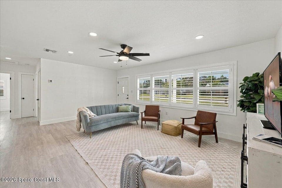 Home for sale at 446 Coral Drive, Melbourne, FL 32935 – 3 bed, 2 bath, photo 4