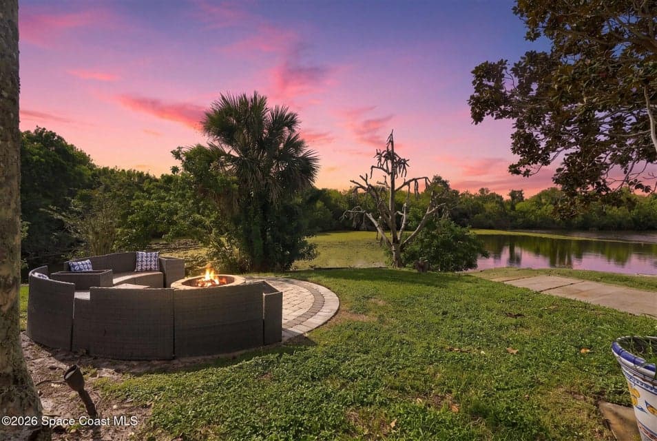 Home for sale at 800 Kerry Downs Circle, Melbourne, FL 32940 – 4 bed, 3 bath, photo 4
