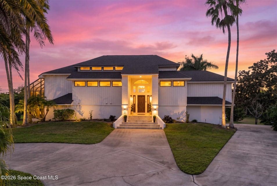 Home for sale at 800 Kerry Downs Circle, Melbourne, FL 32940 – 4 bed, 3 bath