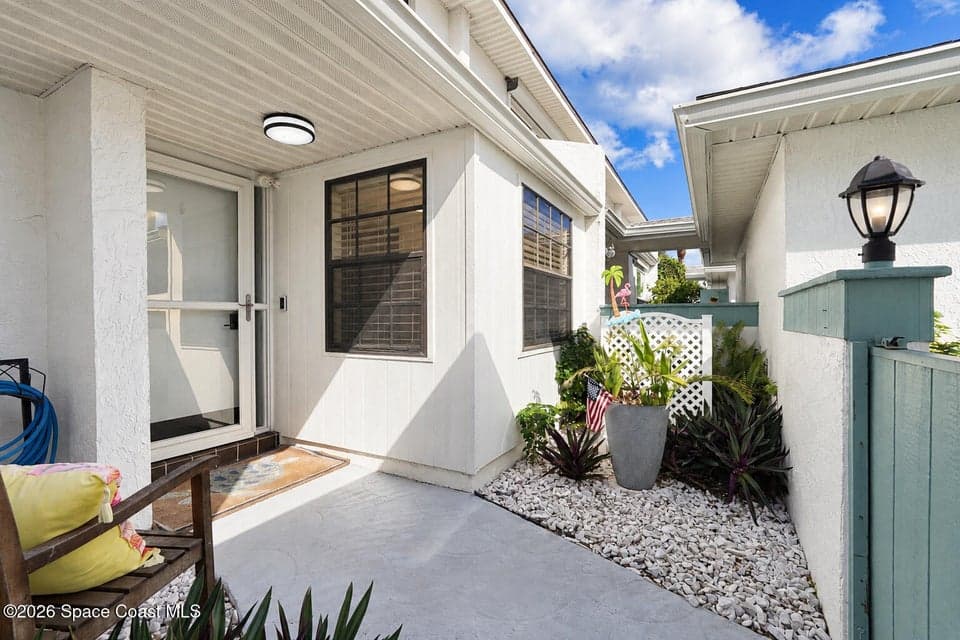 Condo for sale at 290 Paradise Boulevard 62, Indialantic, FL 32903 – 2 bed, 3 bath, photo 2