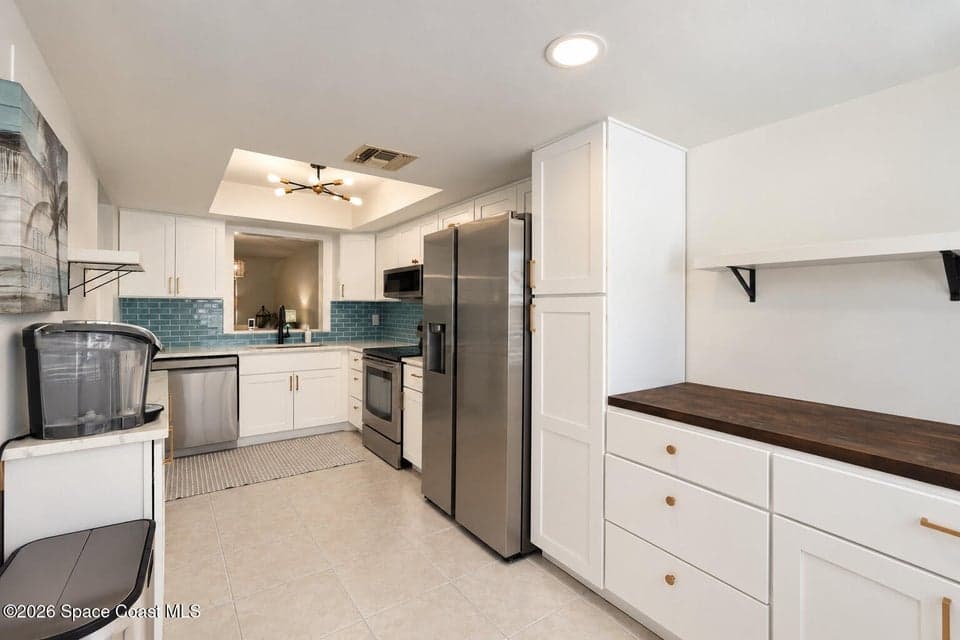 Condo for sale at 290 Paradise Boulevard 62, Indialantic, FL 32903 – 2 bed, 3 bath, photo 4