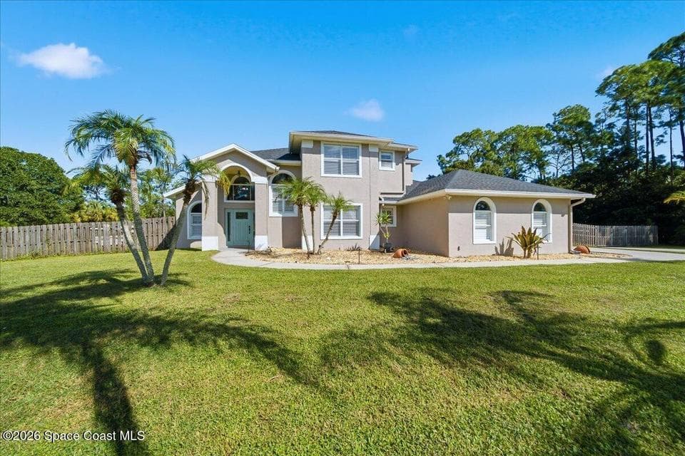 Home for sale at 4120 Careywood Drive, Melbourne, FL 32934 – 3 bed, 3 bath, photo 4