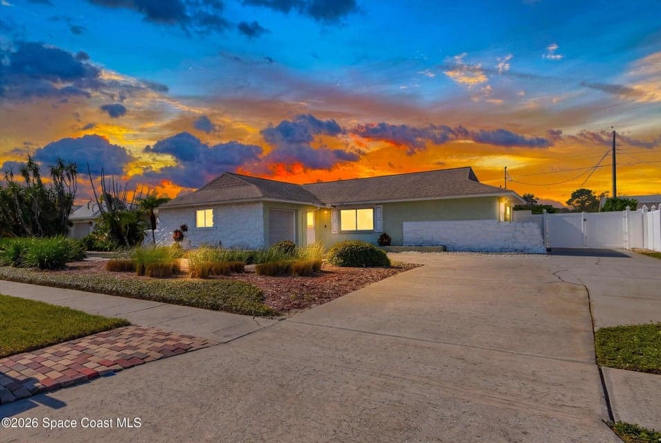 Home for sale at 1355 Johns Circle, Merritt Island, FL 32952 – 3 bed, 2 bath, photo 2