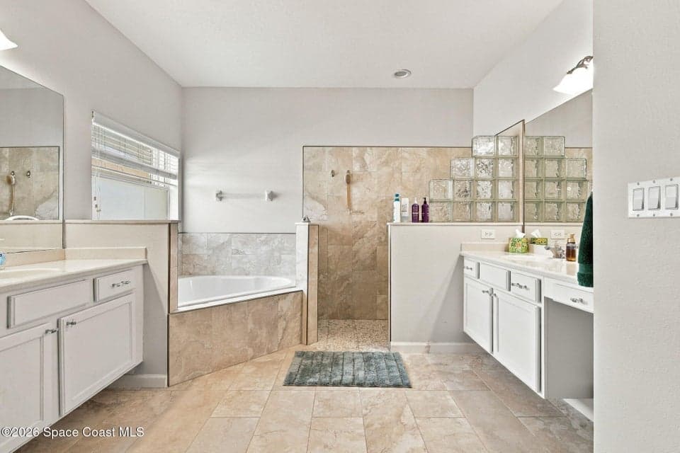 Home for sale at 3482 Carambola Circle, Melbourne, FL 32940 – 3 bed, 2 bath, photo 4