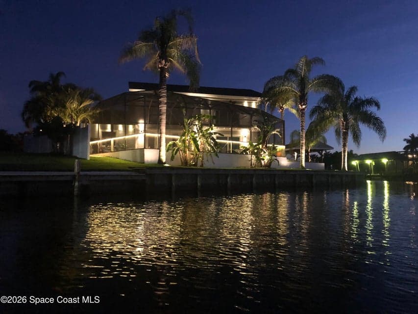 Home for sale at 1585 Sykes Creek Drive, Merritt Island, FL 32953 – 3 bed, 3 bath, photo 3
