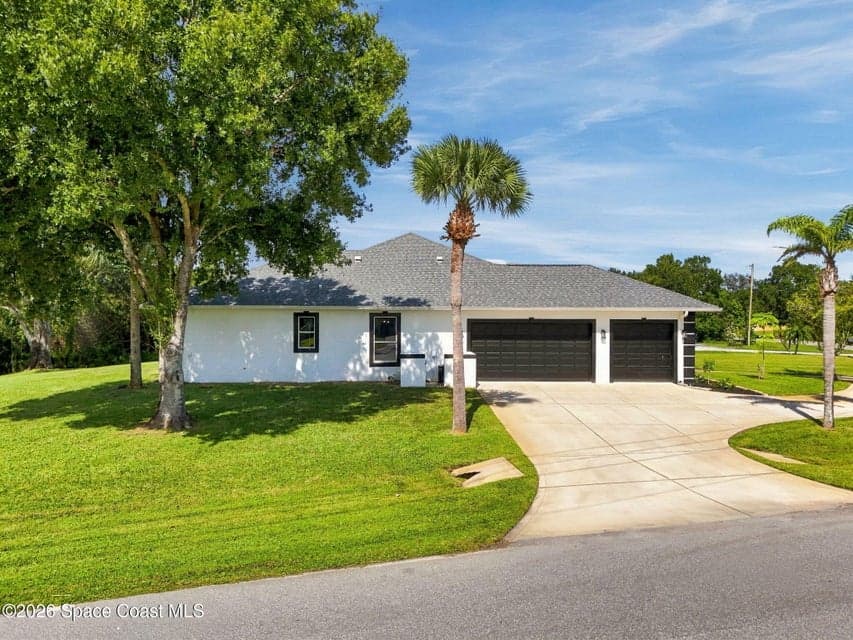 Home for sale at 4500 Canard Road, Melbourne, FL 32934 – 4 bed, 3 bath, photo 3