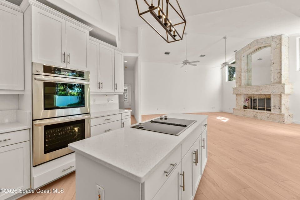 Home for sale at 427 Kimberly Drive, Melbourne, FL 32940 – 3 bed, 3 bath, photo 4