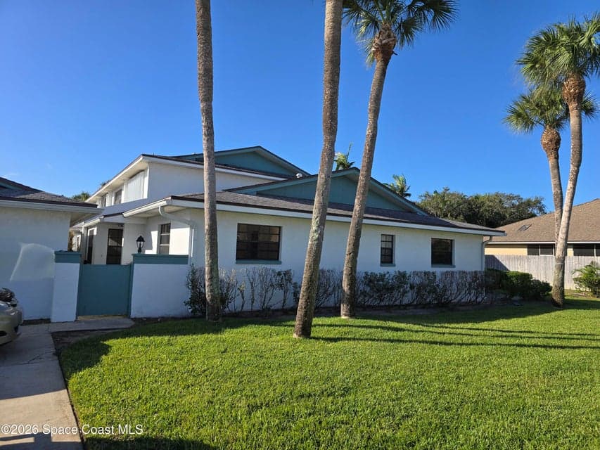 Condo for sale at 290 Paradise Boulevard 60, Indialantic, FL 32903 – 2 bed, 2 bath, photo 3