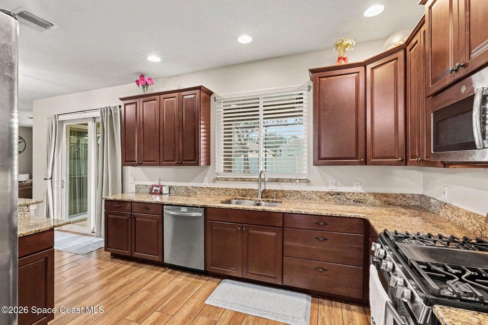 Home for sale at 2595 Summer Brook Street, Melbourne, FL 32940 – 4 bed, 4 bath, photo 6