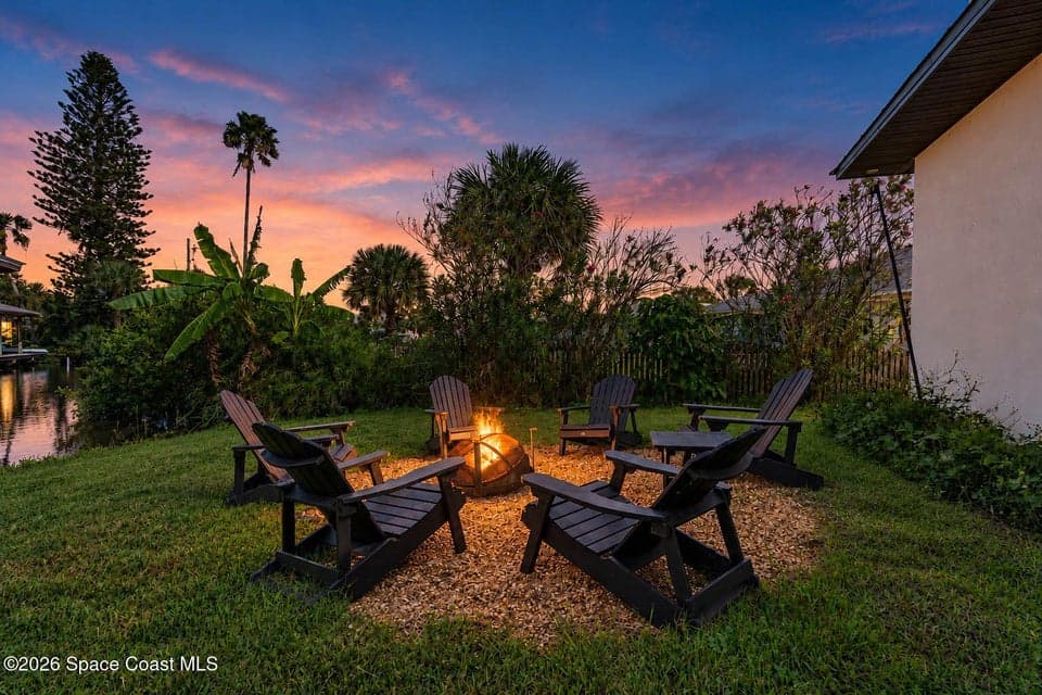 Home for sale at 380 Lakeview Drive, Melbourne Beach, FL 32951 – 4 bed, 2 bath, photo 3