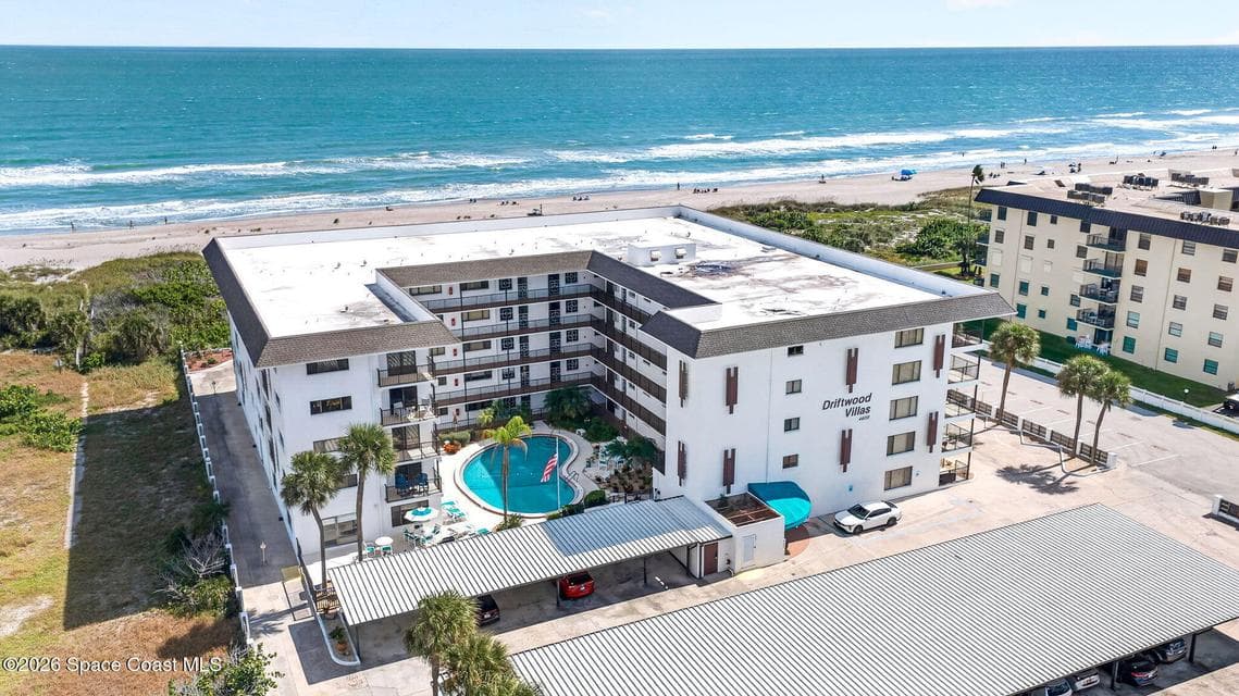 Condo for sale at 4600 Ocean Beach Boulevard 410, Cocoa Beach, FL 32931 – 2 bed, 2 bath, photo 2