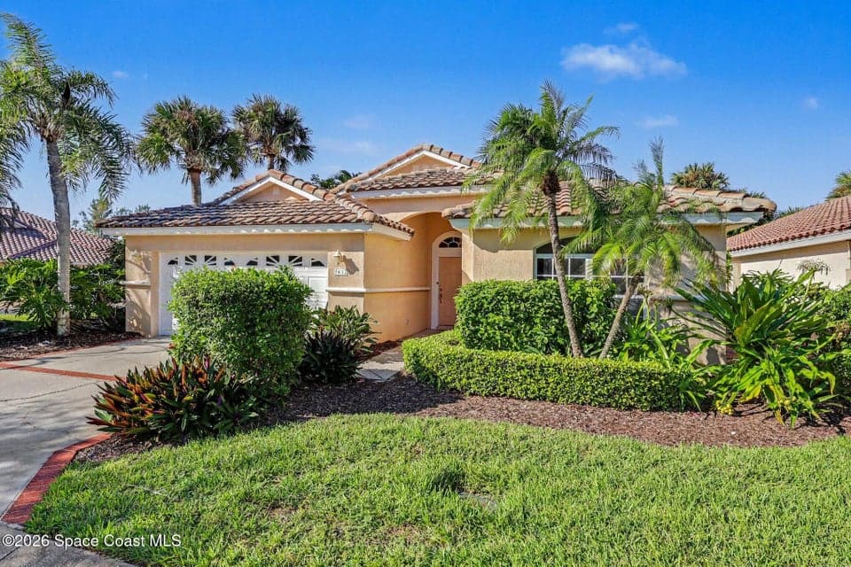 Home for sale at 5612 Beach Elder Way, Melbourne Beach, FL 32951 – 3 bed, 2 bath, photo 2