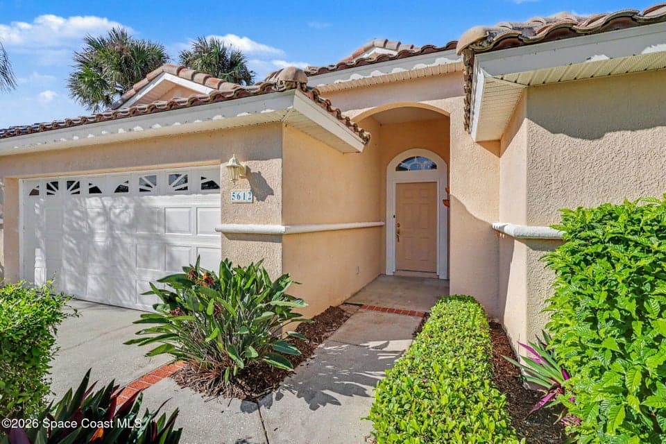 Home for sale at 5612 Beach Elder Way, Melbourne Beach, FL 32951 – 3 bed, 2 bath, photo 4