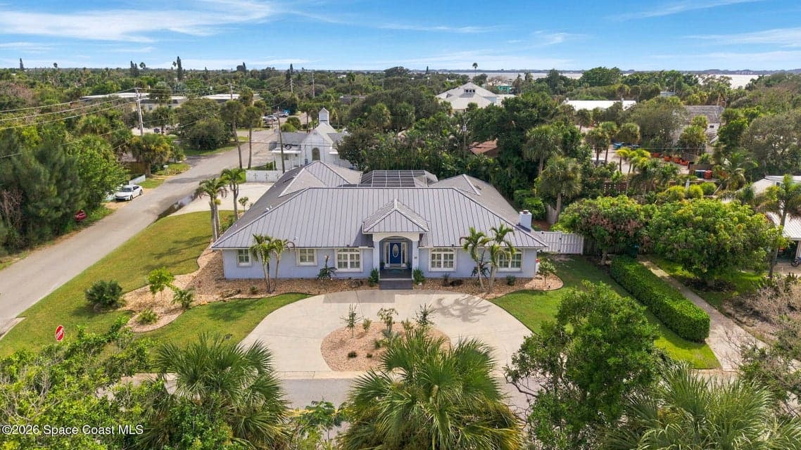 Home for sale at 501 Avenue A, Melbourne Beach, FL 32951 – 3 bed, 3 bath, photo 2