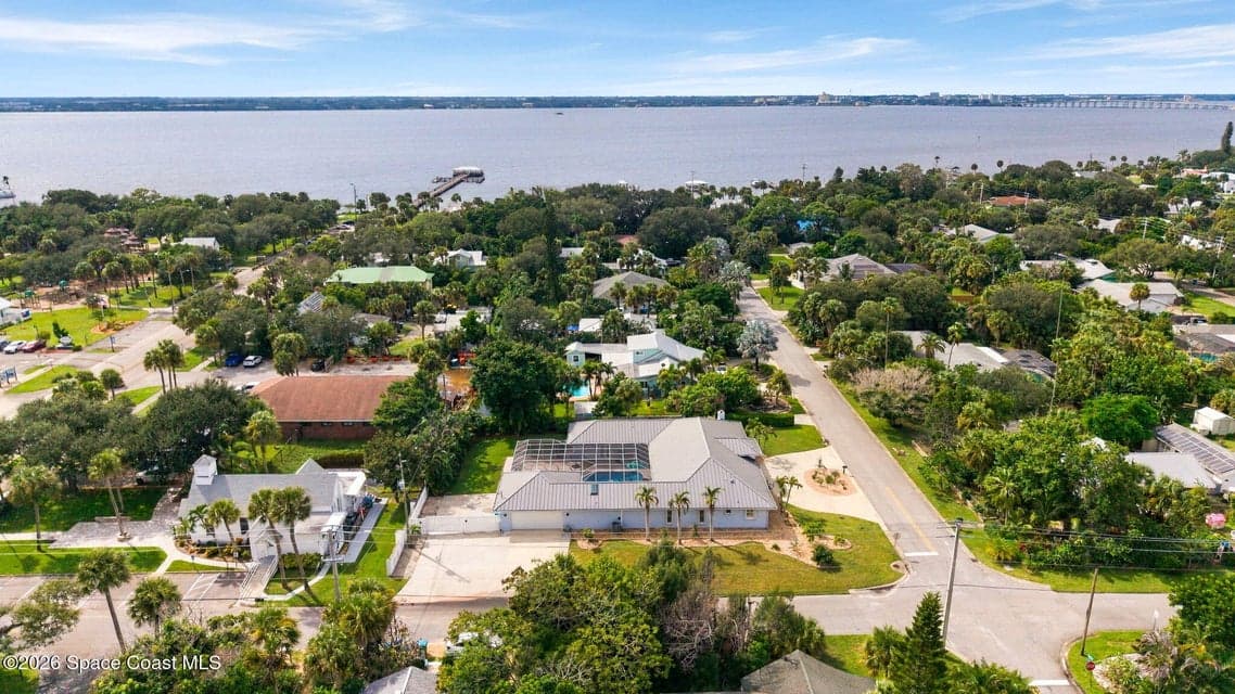 Home for sale at 501 Avenue A, Melbourne Beach, FL 32951 – 3 bed, 3 bath, photo 4