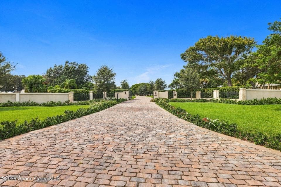 Home for sale at 6075 S Tropical Trail, Merritt Island, FL 32952 – 4 bed, 7 bath, photo 2