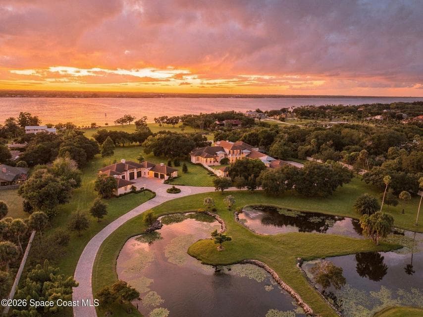 Home for sale at 6075 S Tropical Trail, Merritt Island, FL 32952 – 4 bed, 7 bath, photo 4