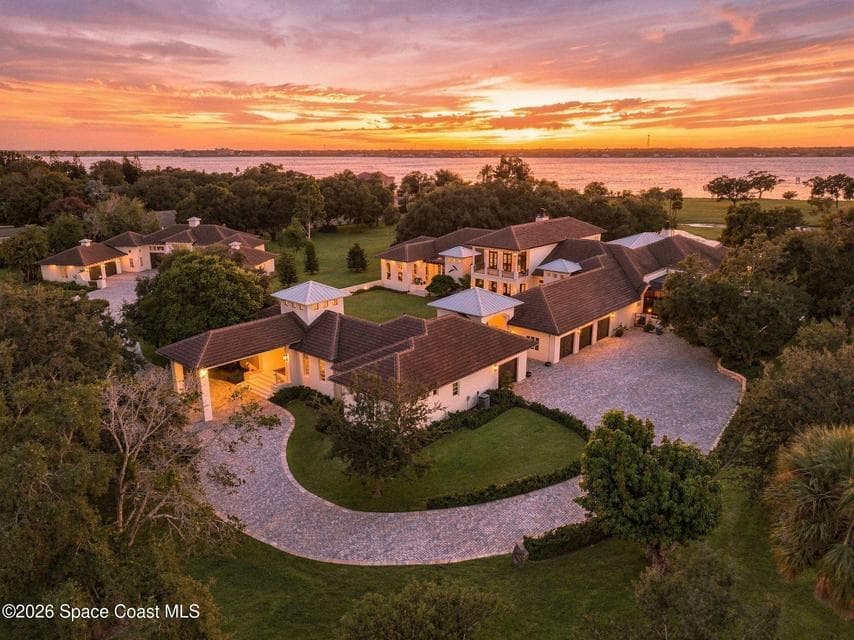 Home for sale at 6075 S Tropical Trail, Merritt Island, FL 32952 – 4 bed, 7 bath, photo 5