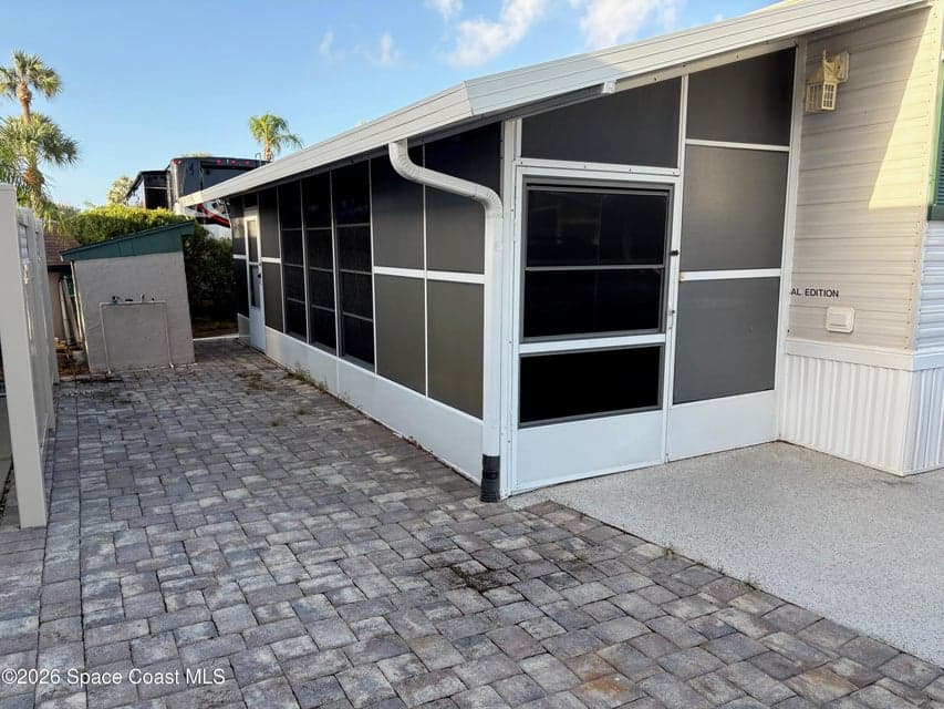 Home for sale at 573 Carousel Lane 284, Melbourne Beach, FL 32951 – 1 bed, 1 bath, photo 4
