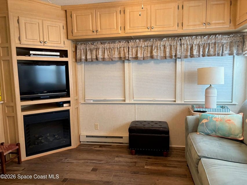 Home for sale at 573 Carousel Lane 284, Melbourne Beach, FL 32951 – 1 bed, 1 bath, photo 6