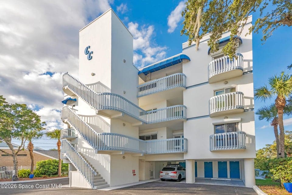 Condo for sale at 1208 E River Drive E 401, Melbourne, FL 32901 – 3 bed, 2 bath, photo 4