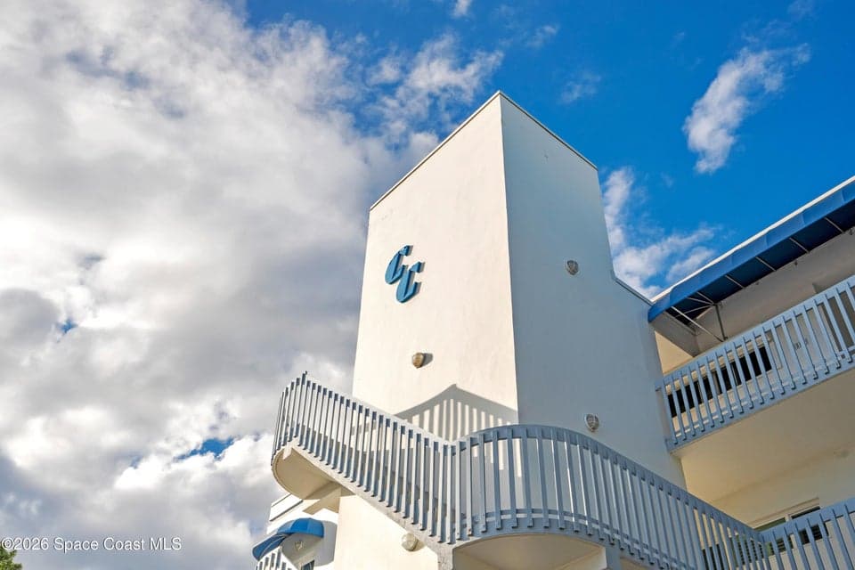 Condo for sale at 1208 E River Drive E 401, Melbourne, FL 32901 – 3 bed, 2 bath, photo 6