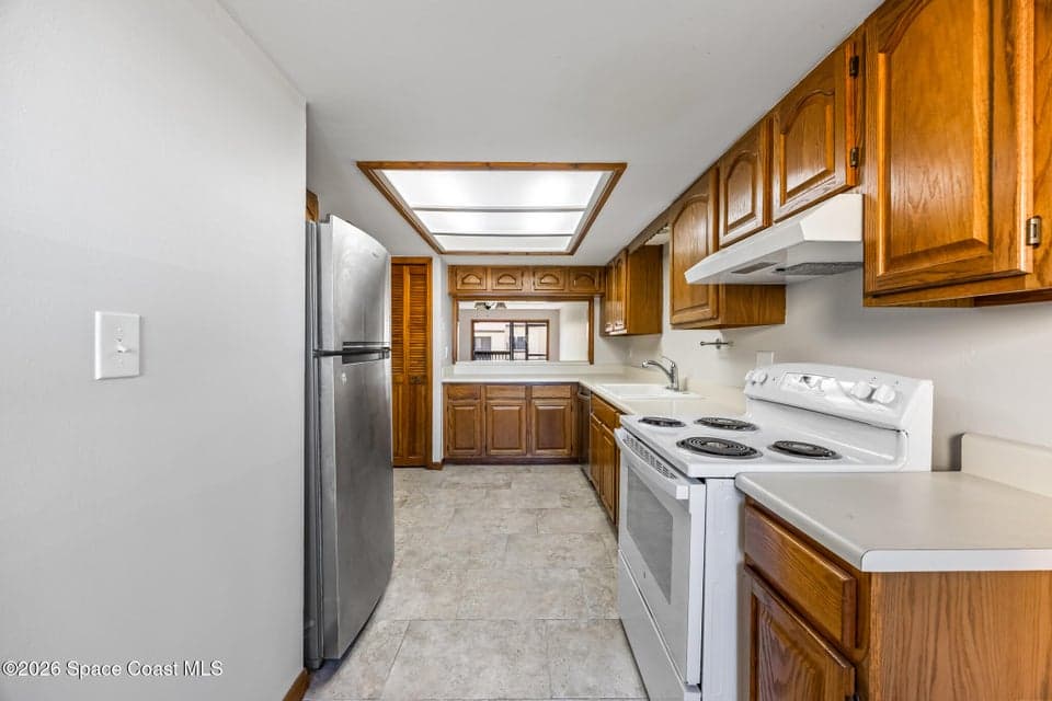 Condo for sale at 5650 N Banana River Boulevard 2-2, Cocoa Beach, FL 32931 – 2 bed, 2 bath, photo 2