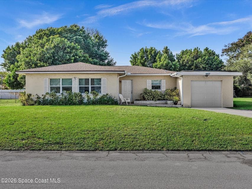 Home for sale at 467 Alice Drive, Melbourne, FL 32935 – 4 bed, 2 bath, photo 3