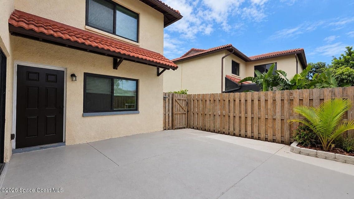 Condo for sale at 3255 Sea Oats Circle, Melbourne Beach, FL 32951 – 2 bed, 2 bath, photo 3