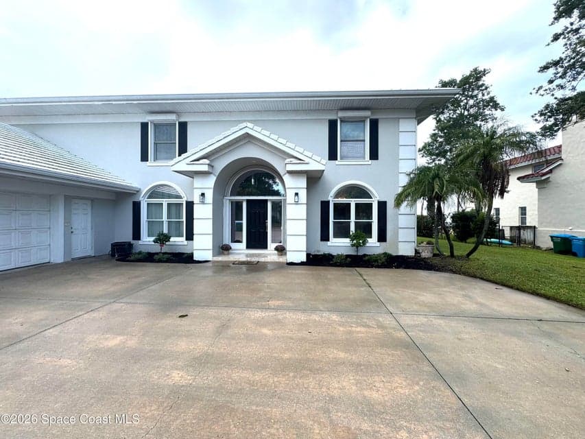 Home for sale at 1706 Pine Street, Melbourne Beach, FL 32951 – 6 bed, 6 bath, photo 2