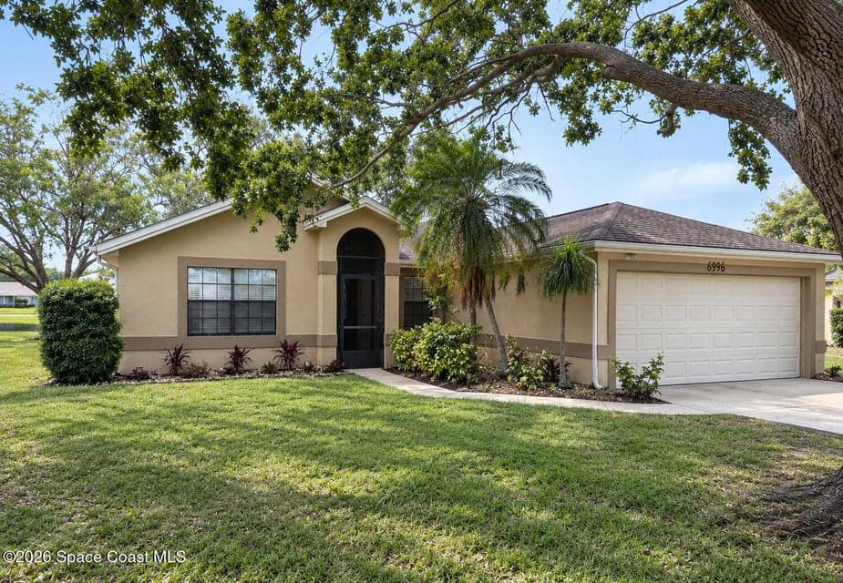 6946 Hammock Lakes Drive, Melbourne, FL 32940